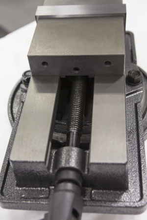 Тиски станочные Stalex QM16200