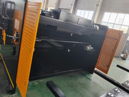 Гильотина гидравлическая Stalex HSB 2500x8