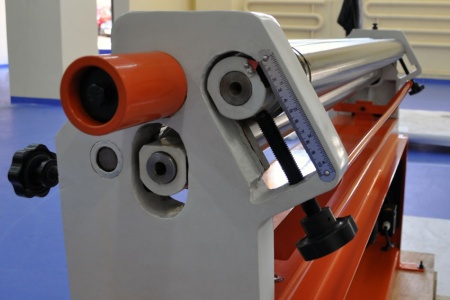 Станок вальцовочный электромеханический Stalex ESR-1300X1.5